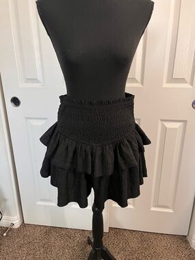 SHEIN Black Tiered Ruffle Mini Skirt shorts